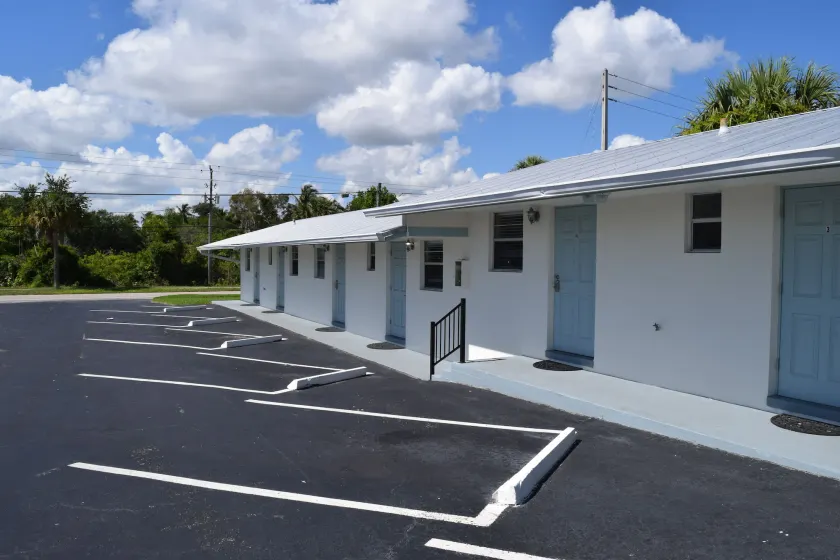 Caribbean Shores Jensen Beach Motel - Image 1