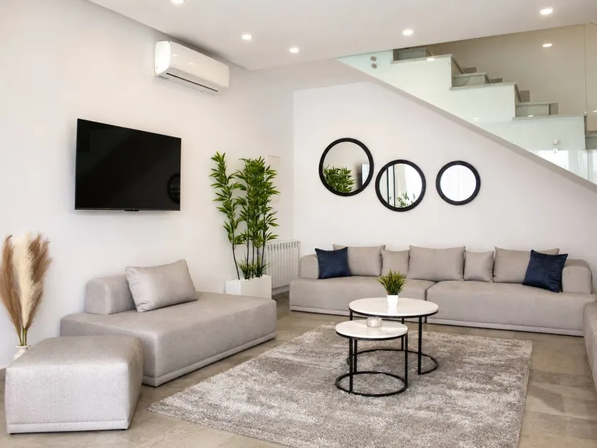 Elegant Villa in Gammarth with Private Indoor Pool - Image 1