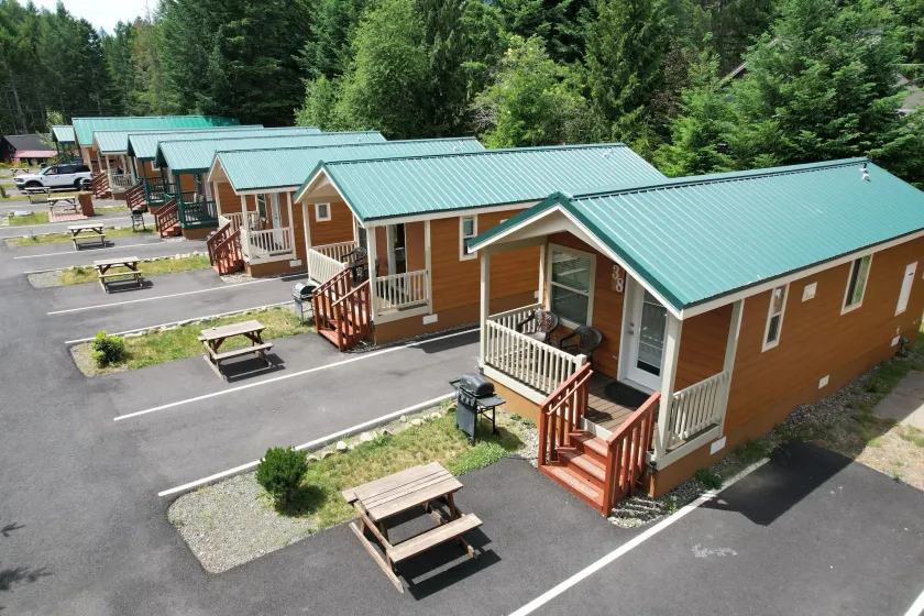 Packwood Lodge & Cabins - Image 1