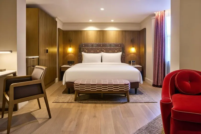 Radisson Blu Hotel, London Mercer Street - Image 1