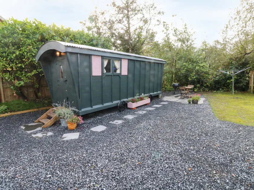Hazel Nook - Image 1
