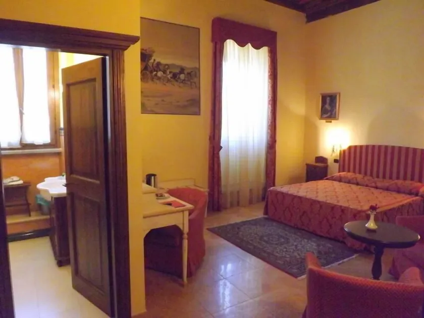 Relais Il Postiglione - Antica Posta dei Chigi - Image 1