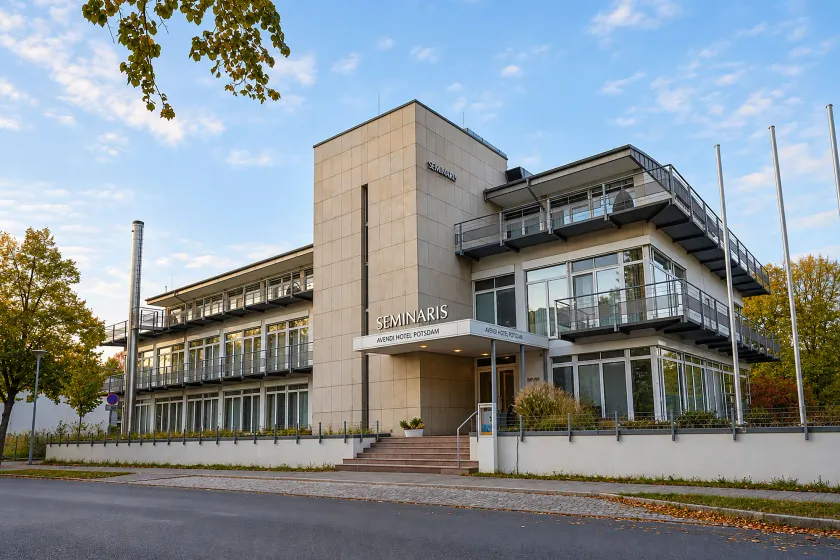 Seminaris Sunday Hotel Potsdam Babelsberg - Image 1