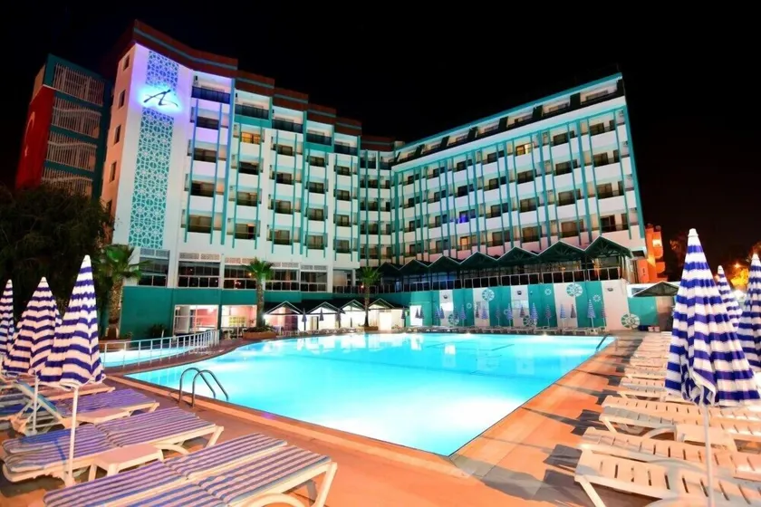 Ananas Hotel - Image 1
