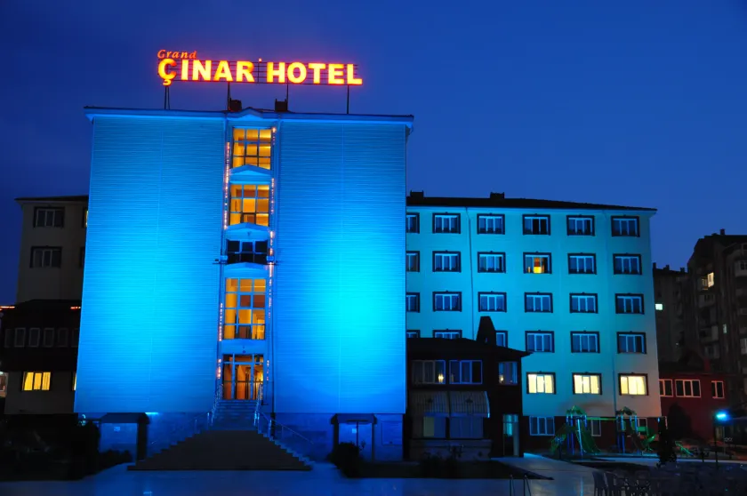 Grand Cinar Hotel - Image 1