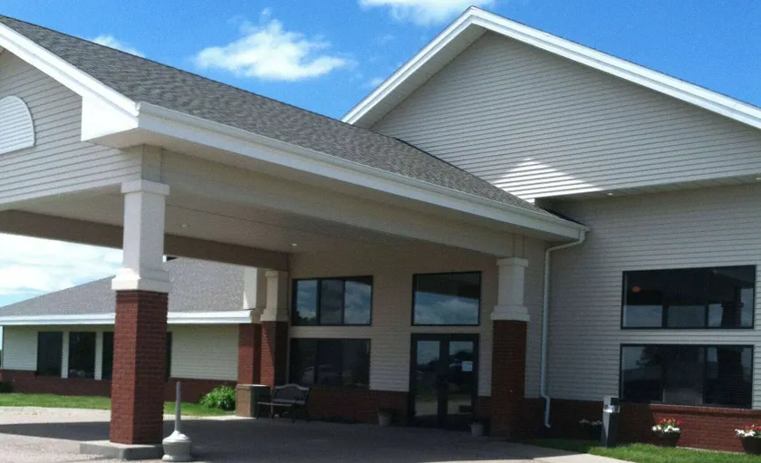 AmericInn by Wyndham Beulah - Image 1