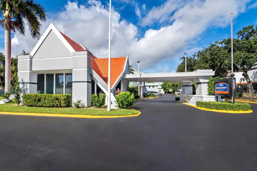 Howard Johnson by Wyndham Vero Beach / Downtown - Image 1