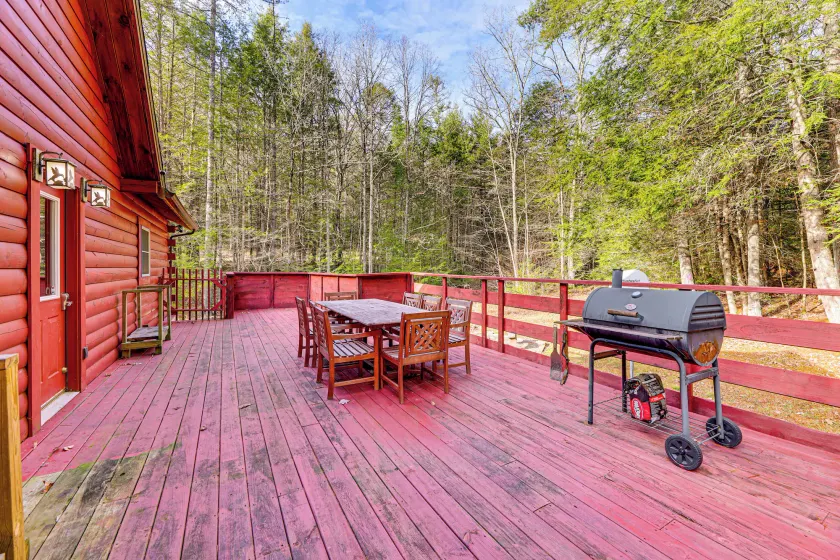 15 Mi to Snowshoe Resort: Cabin w/ Deck & Fire Pit - Image 1