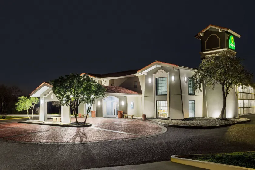 La Quinta Inn by Wyndham San Antonio Lackland - Image 1
