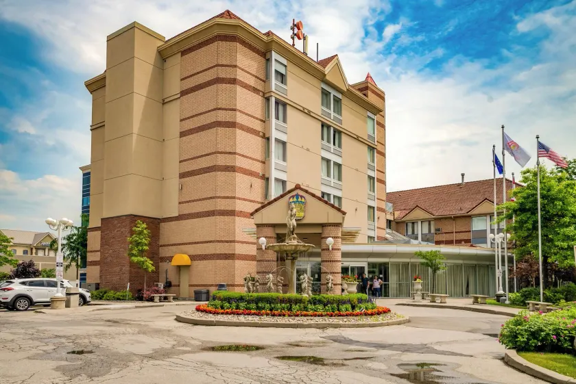 Monte Carlo Inn Airport Suites - Image 1