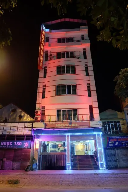 Tuan Tu Hotel - Image 1