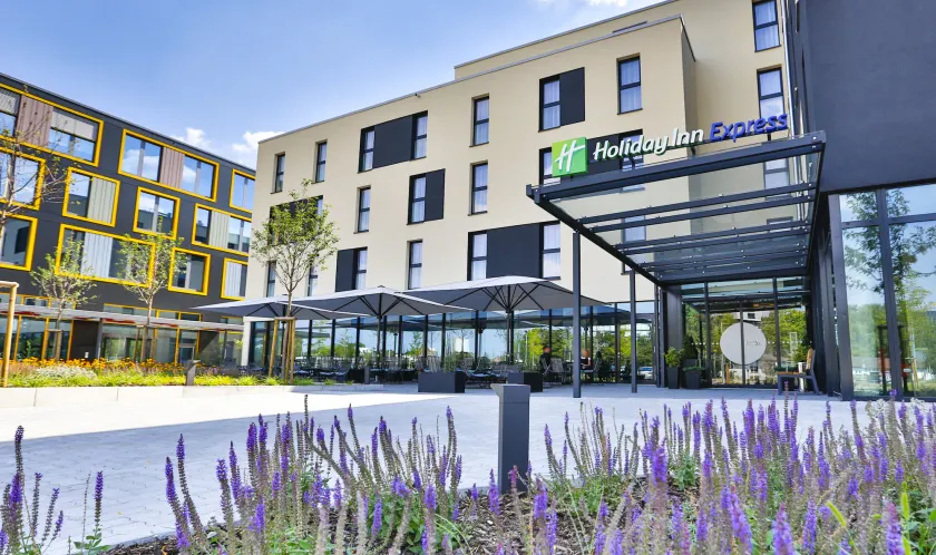 Holiday Inn Express Karlsruhe - City Park by IHG - Image 1