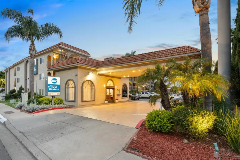 Best Western San Diego/Miramar Hotel - Image 1