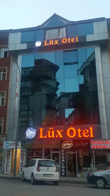 Lux Otel - Image 1