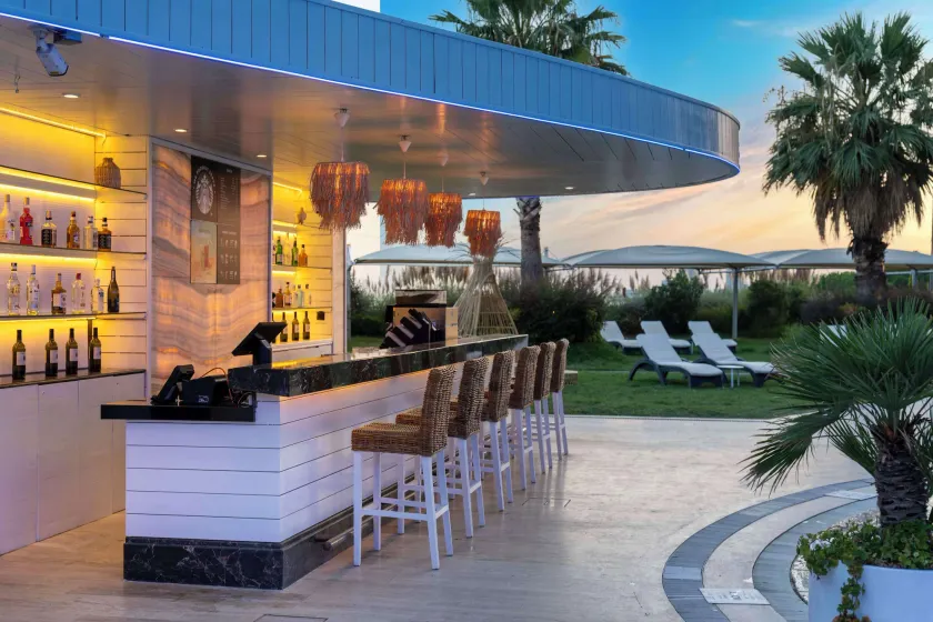 Radisson Blu Hotel Istanbul Ottomare - Image 1