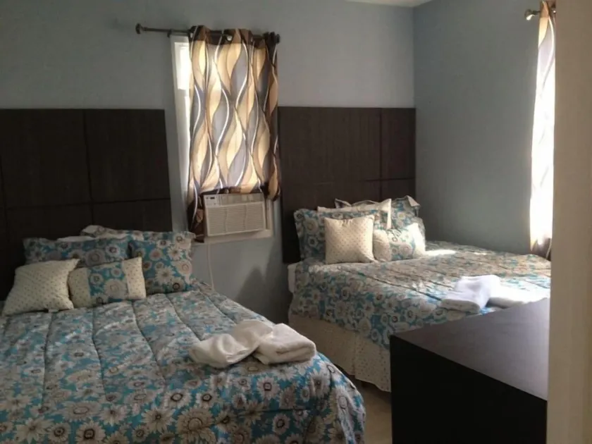 HC-121 Beach Haus - Image 1
