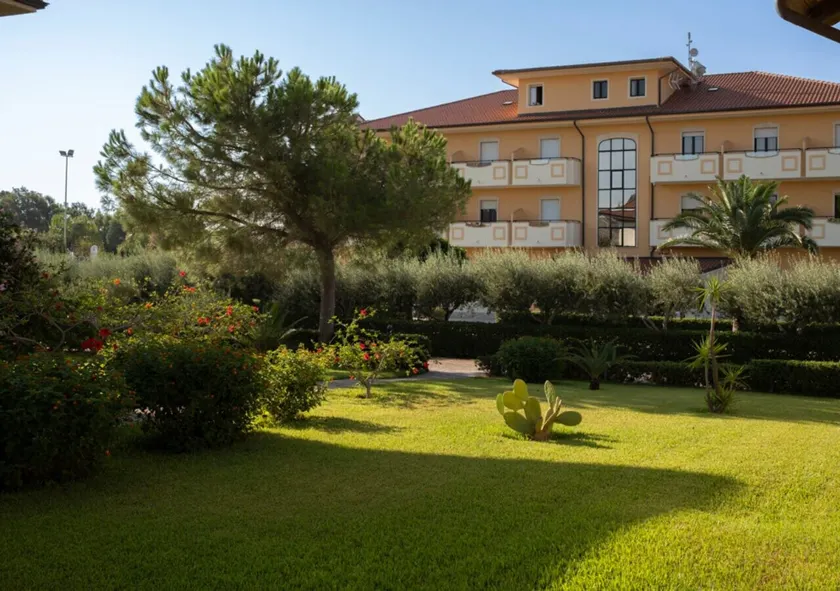 Madama club village - Image 1