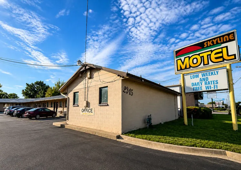 Skyline Motel Bartlesville Hwy 75 - Image 1