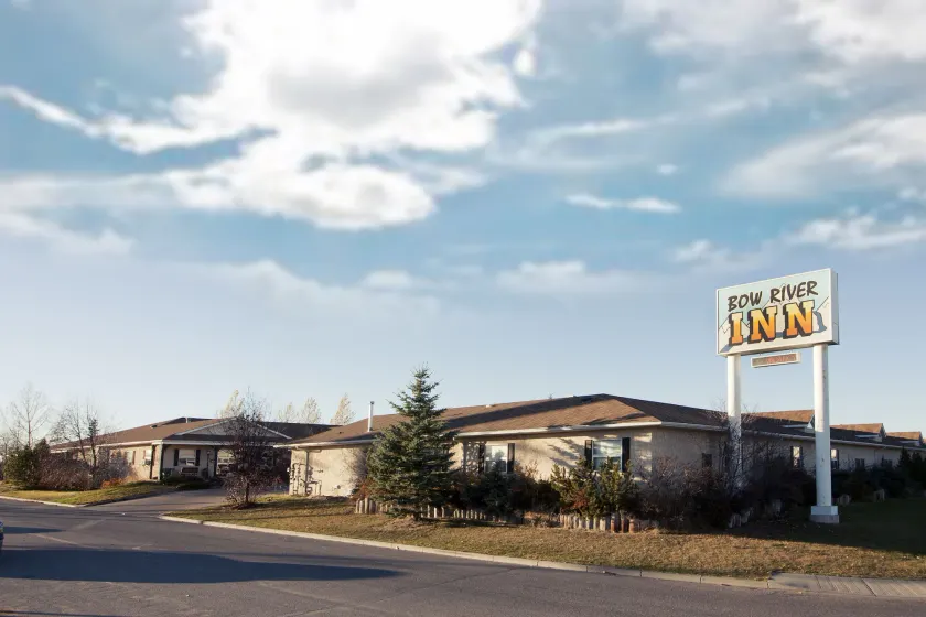 Bow River Inn - Image 1
