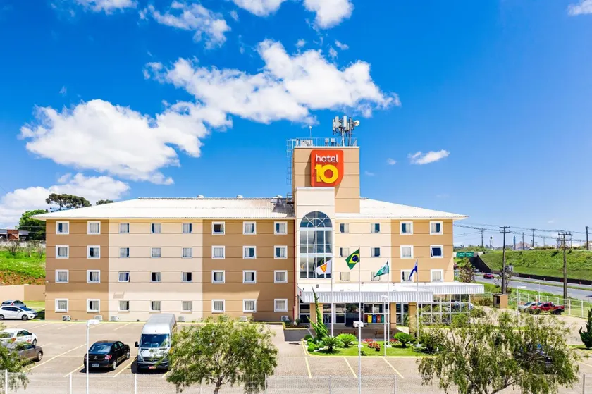 Hotel 10 Ponta Grossa - Image 1