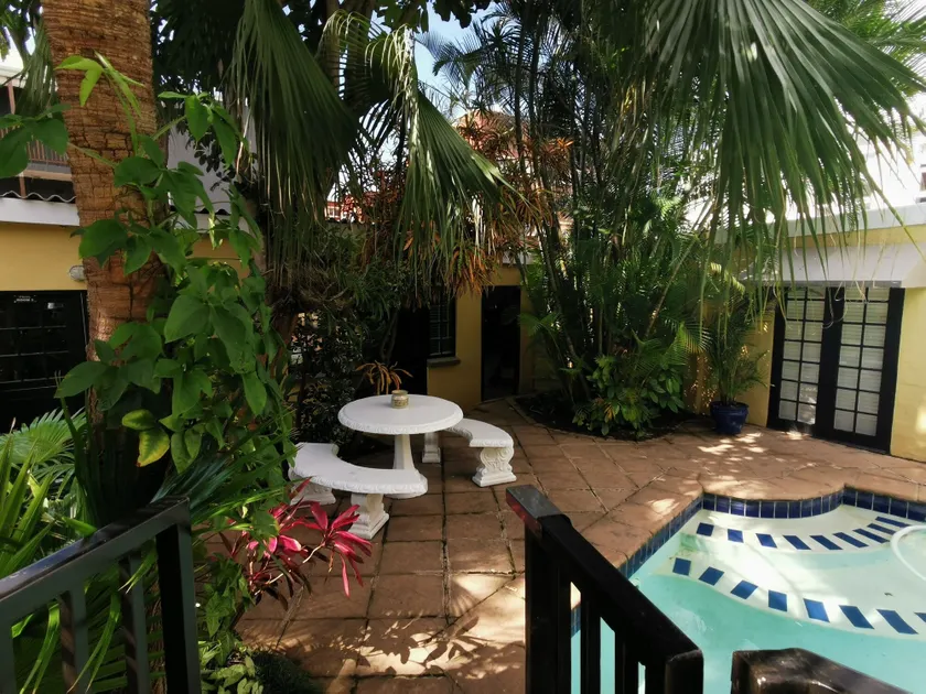 Madeline Grove Bed & Breakfast - Image 1