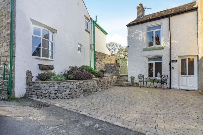 Smithy Cottage - Image 1