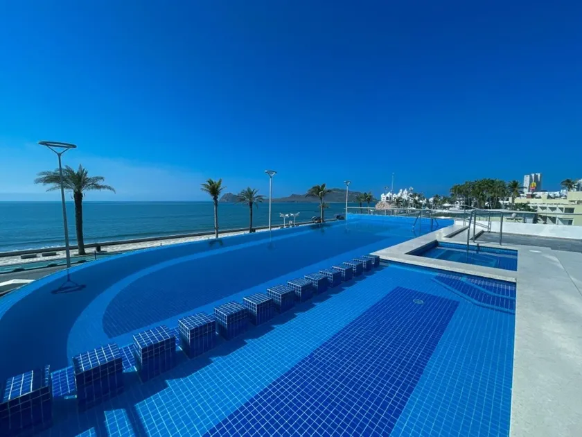 Varali Grand Hotel - Image 1