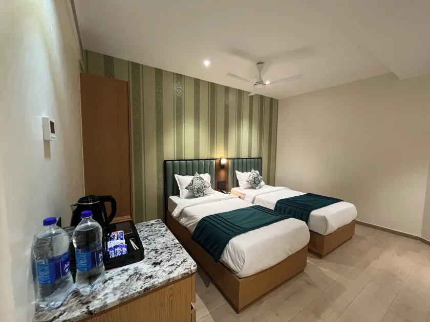 Esquire Hotel Near BKC Mumbai - Image 1