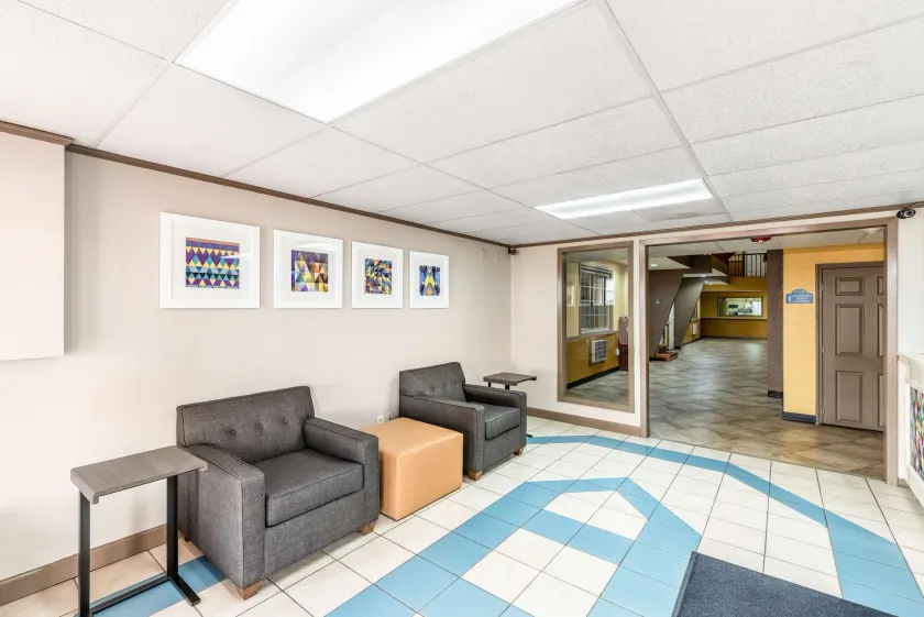 Americas Best Value Inn Searcy - Image 1