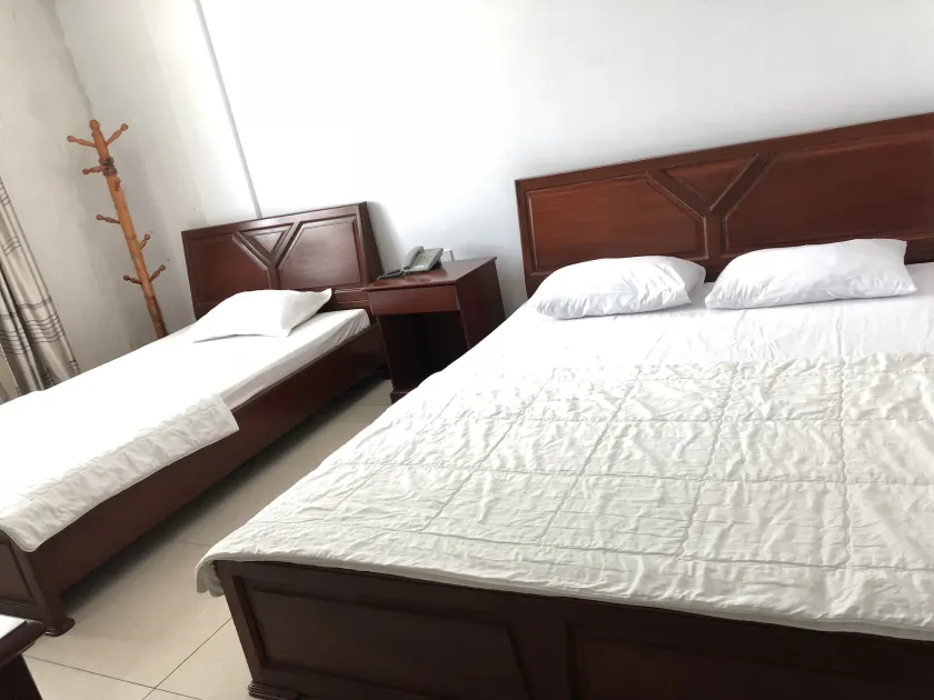 Thinh Phuong Nam Hotel - Image 1