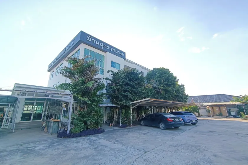 Baansuwanna Hotel - Image 1