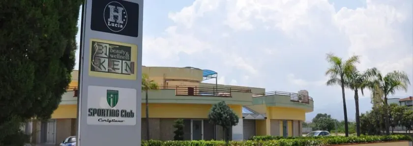 Santa Lucia Hotel - Image 1