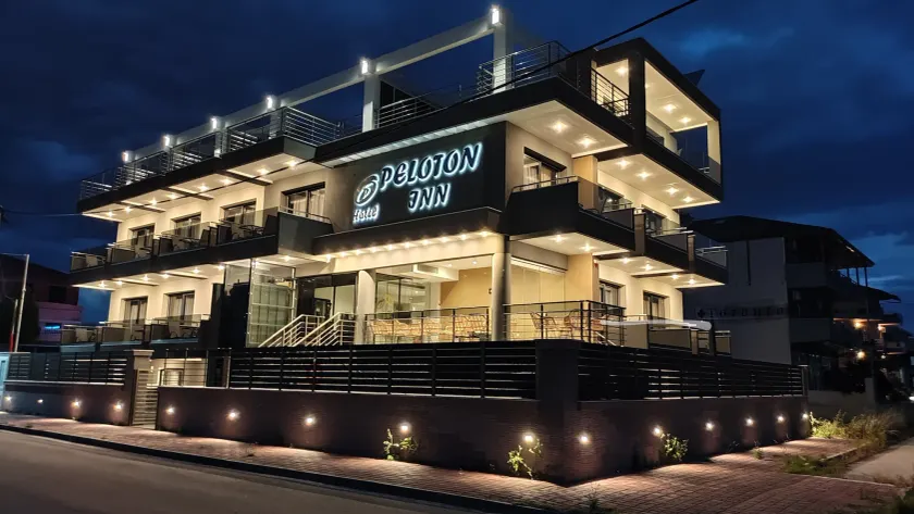 Peloton Inn - Image 1