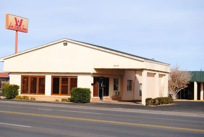 La Vista Inn - Image 1