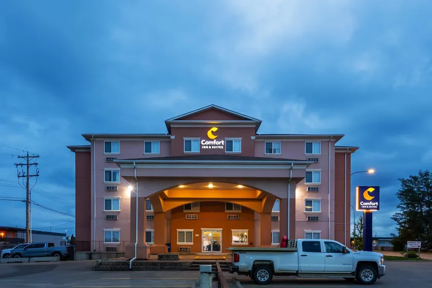 Comfort Inn & Suites Edson - Yellowhead Highway - Image 1