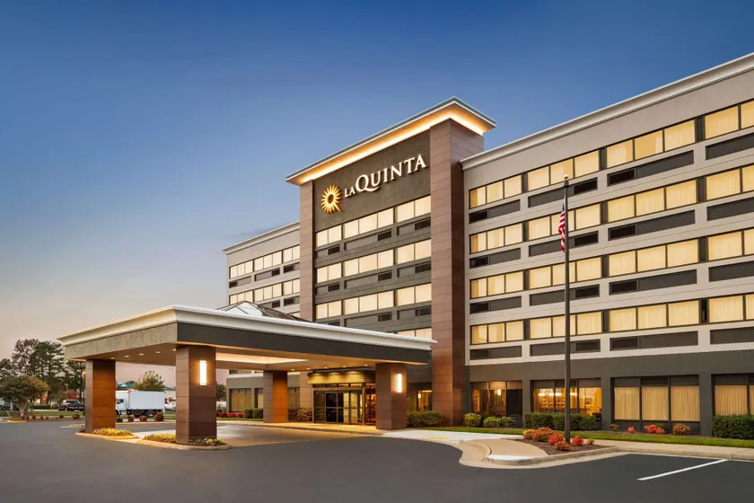 La Quinta Inn & Suites by Wyndham Richmond-Midlothian - Image 1
