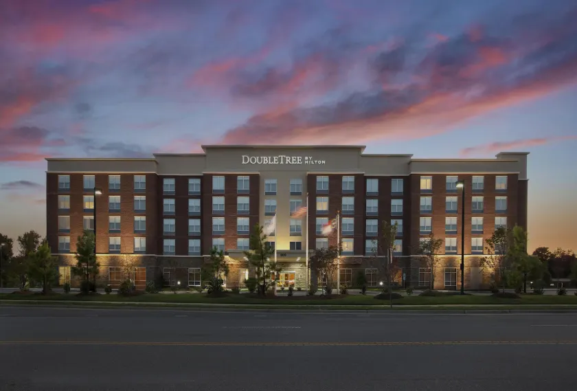 DoubleTree by Hilton Raleigh - Cary - Image 1