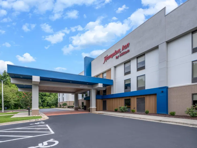 Hampton Inn Sanford - Image 1
