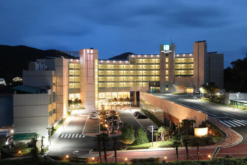 Hotel Riviera Geoje - Image 1