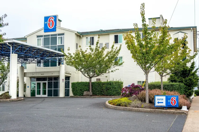 Motel 6-Lincoln City, OR - Image 1