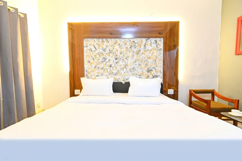 FabHotel Classic Holiday - Image 1