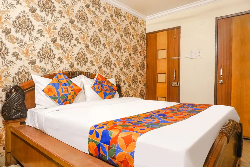 Collection O Hotel Galaxy Residency kalyani nagar - Image 1