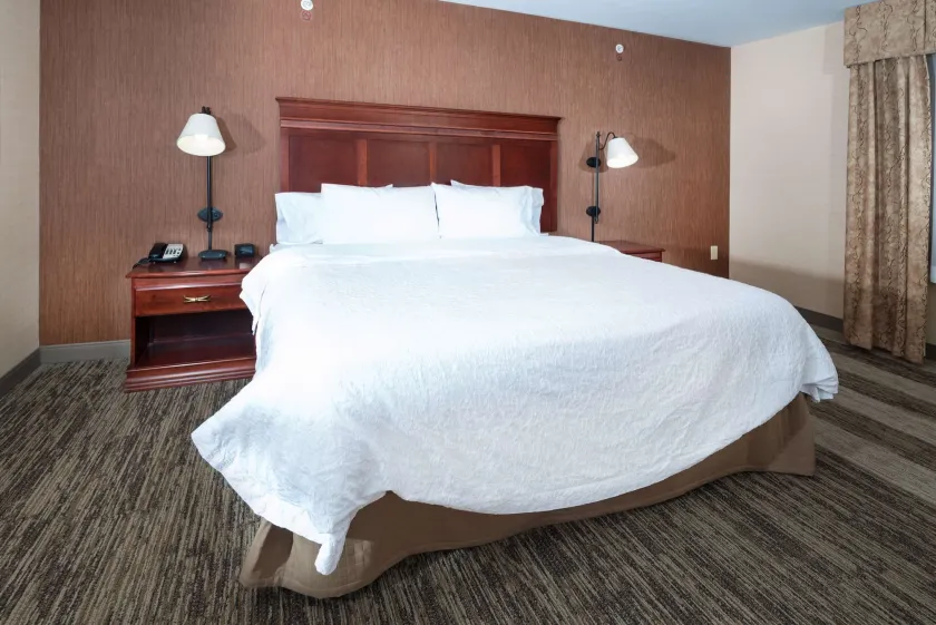 Hampton Inn & Suites Greensburg - Image 1