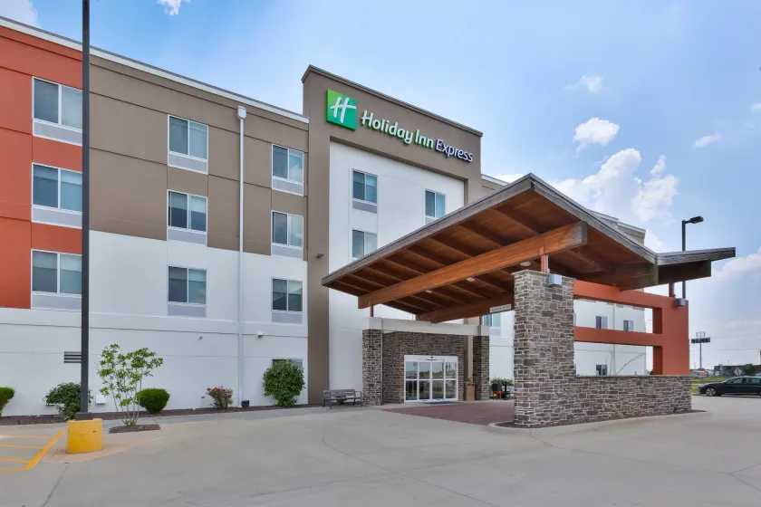 Holiday Inn Express & Suites - Effingham by IHG - Image 1