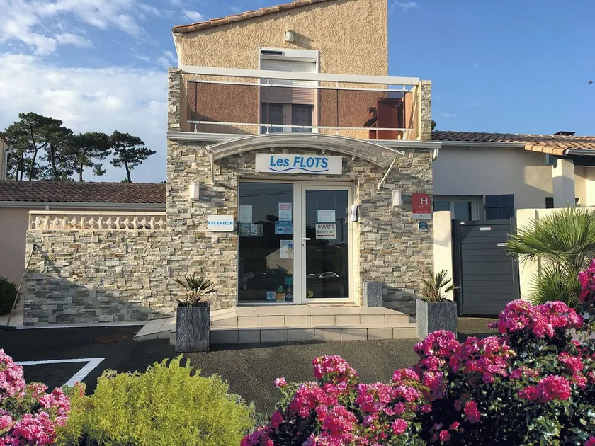 Hôtel Résidence Les Flots - Image 1
