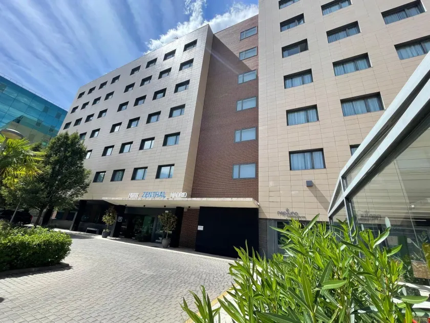Hotel Zentral Castellana Norte - Image 1