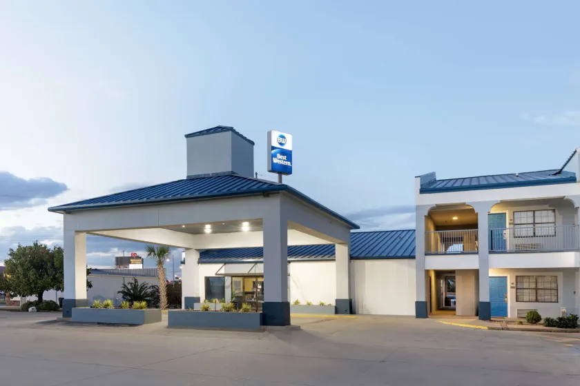 Best Western West Monroe Inn - Image 1