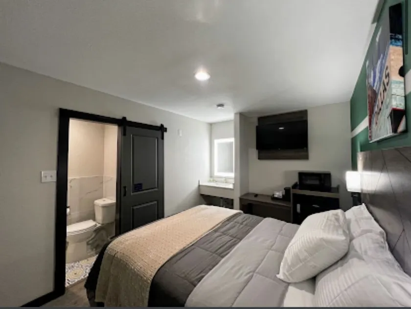 Bishop Arts Suites - Room