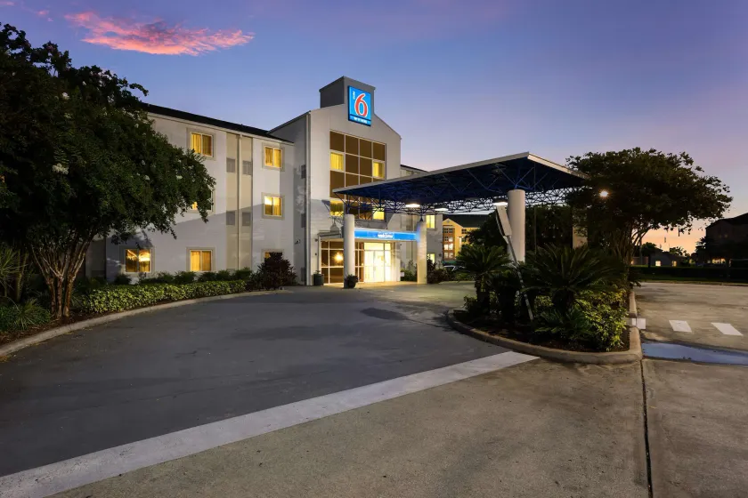 Motel 6-Orlando, FL - International Dr - Image 1