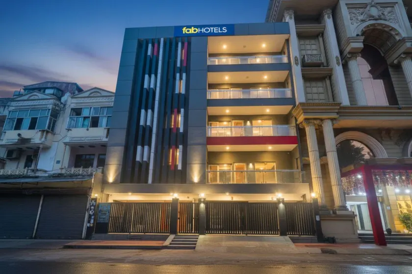 Fabhotel The Luxe Inn - Image 1